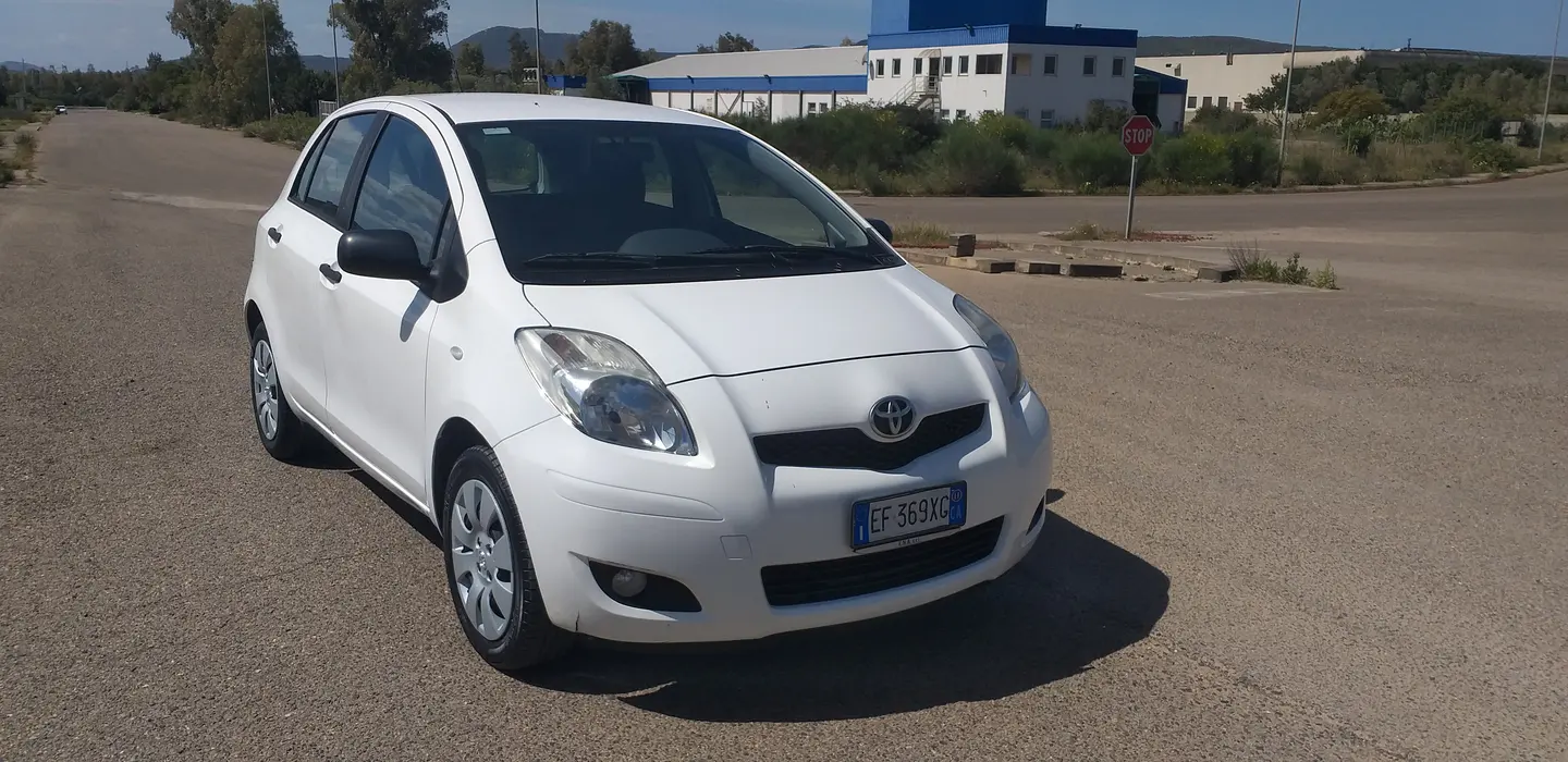 Auto compatta per noleggio